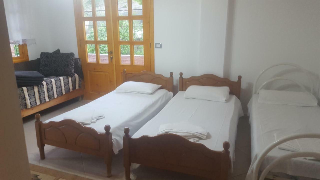 Camping Late Hotel Gjirokaster Exterior photo